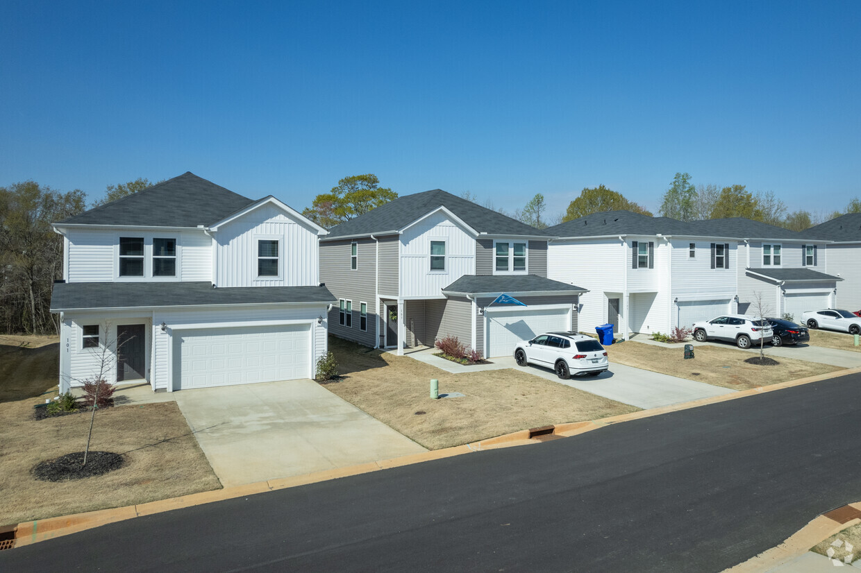 Primary Photo - Brookmont Townes