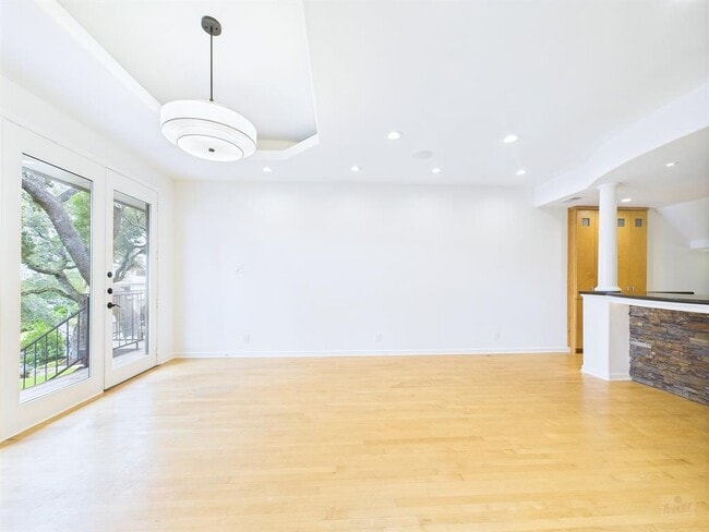 Building Photo - 1501 Barton Springs Rd