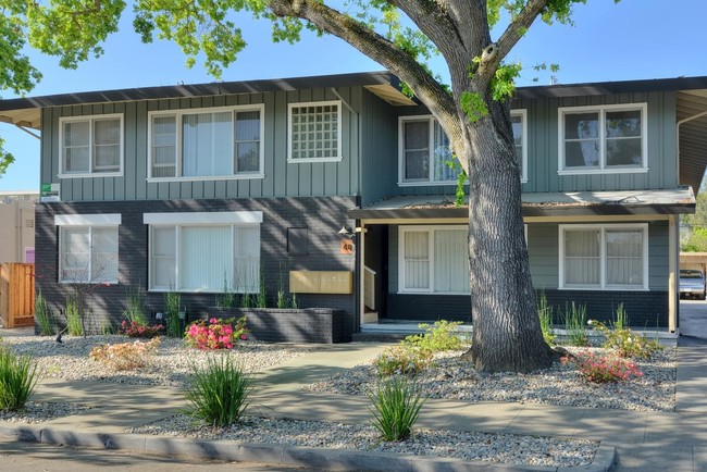 Building Photo - Redwood Manor Apartments