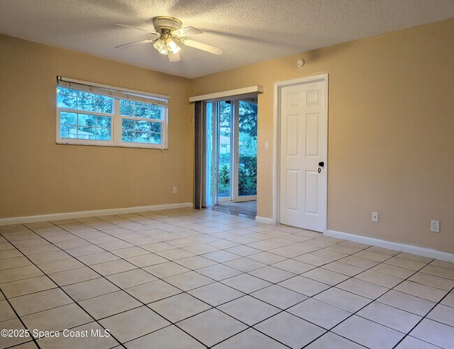 Foto del edificio - 1601 Sunny Brook Ln