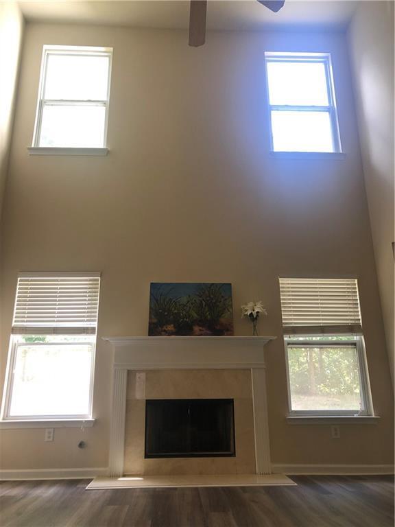 Building Photo - 935 Tree Top Dr
