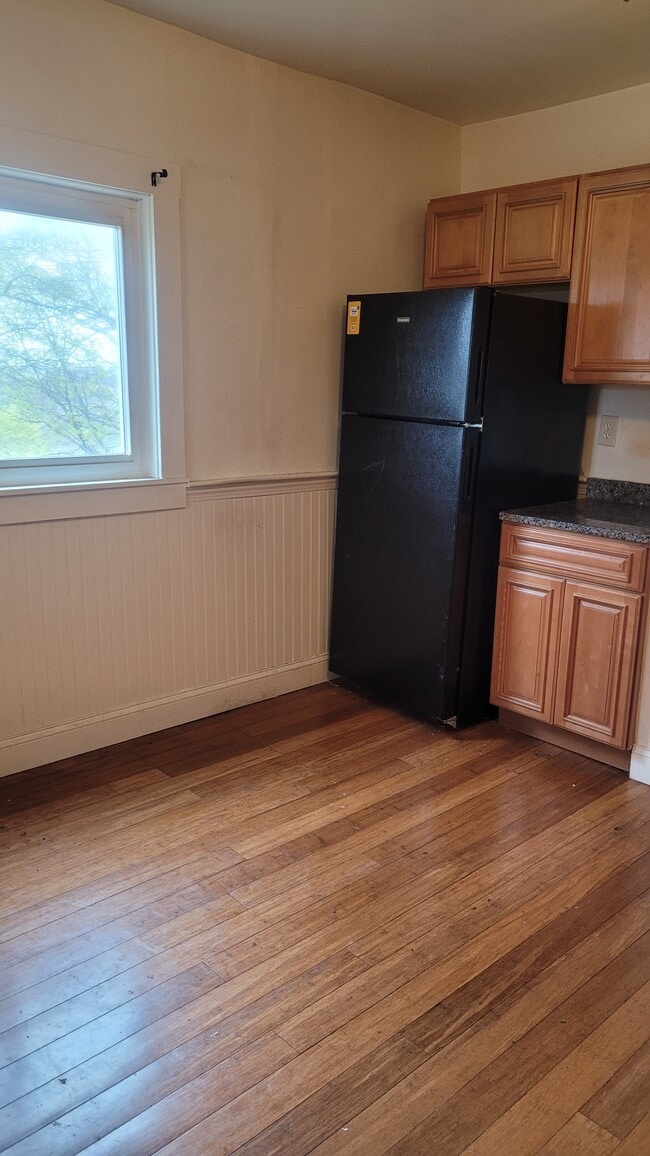 Building Photo - 23 Desmond Rd