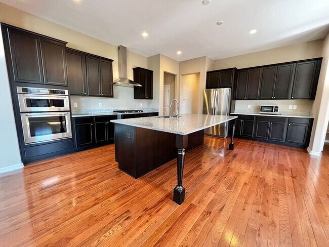 Foto del edificio - Gorgeous 5 Bed, 4 1/2 Bath House in Kechte...