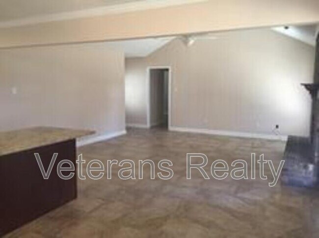 Foto del edificio - 2135 Baywood Dr