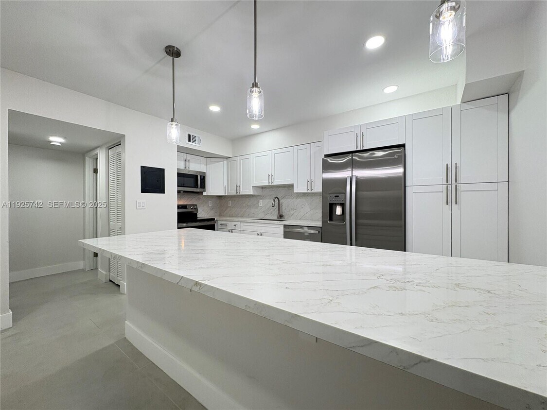 Foto principal - 7913 SW 104th St