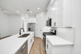 Building Photo - 3310 Hardy St