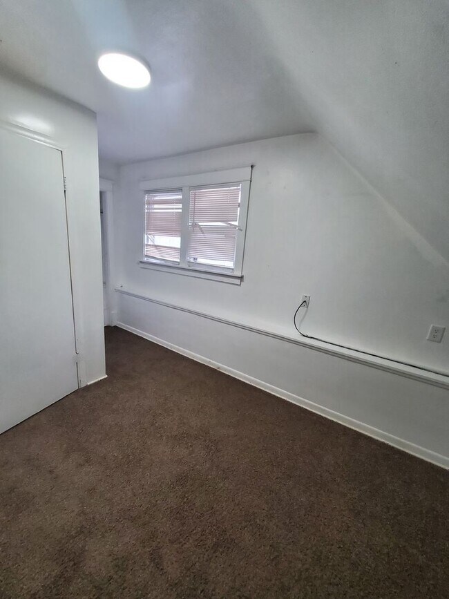 Foto del edificio - 3110 W Cameron Ave