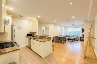 Building Photo - 463 Rutherford Ave