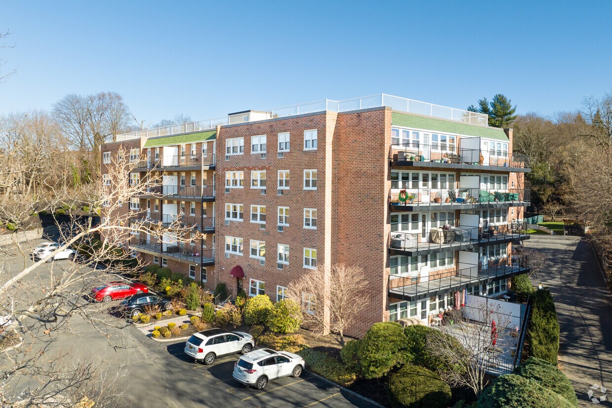 30-34 Pearsall Avenue - 30-34 Pearsall Ave