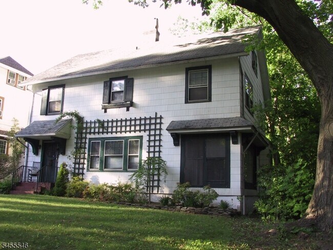 Building Photo - 373 Claremont Ave