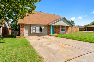 Building Photo - 5520 Evanbrook Terrace