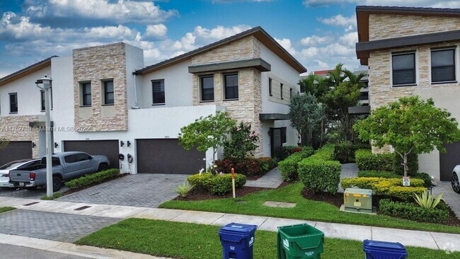 Building Photo - 7903 NW 105th Ave