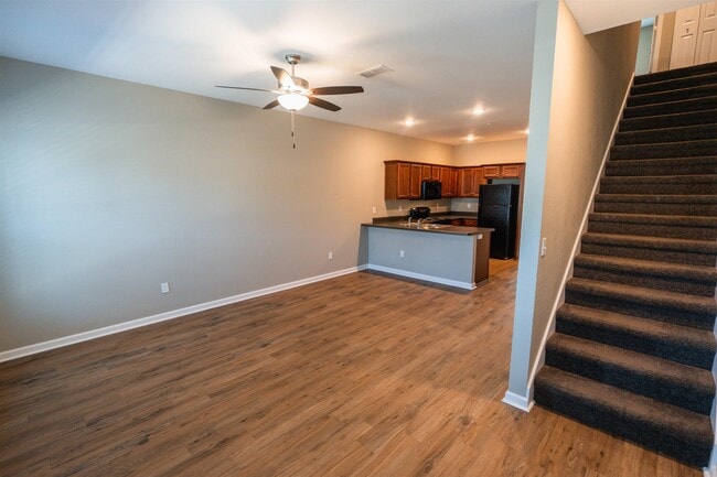 Building Photo - 2247 Del Carmel Way