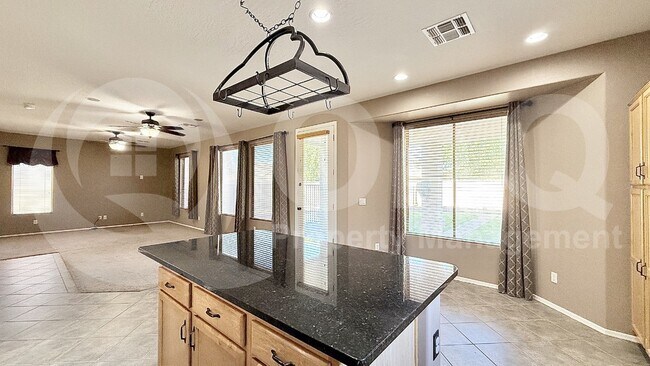 Building Photo - 2536 S Martingale Rd