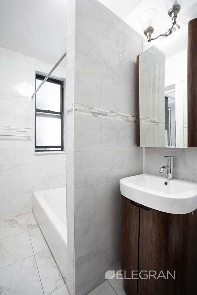 Foto del edificio - 122 E 91st St