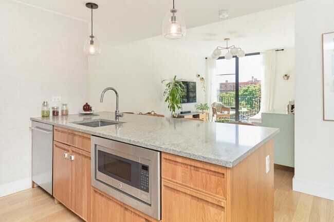 Foto del edificio - 2 bedroom in BROOKLYN NY 11230