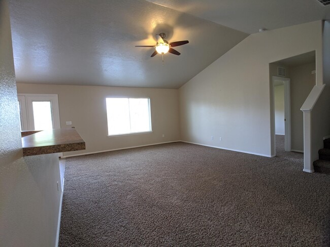 Building Photo - 611 N Kayden Way