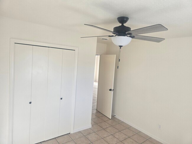 Foto del edificio - 1719 Siri Dharma Ct