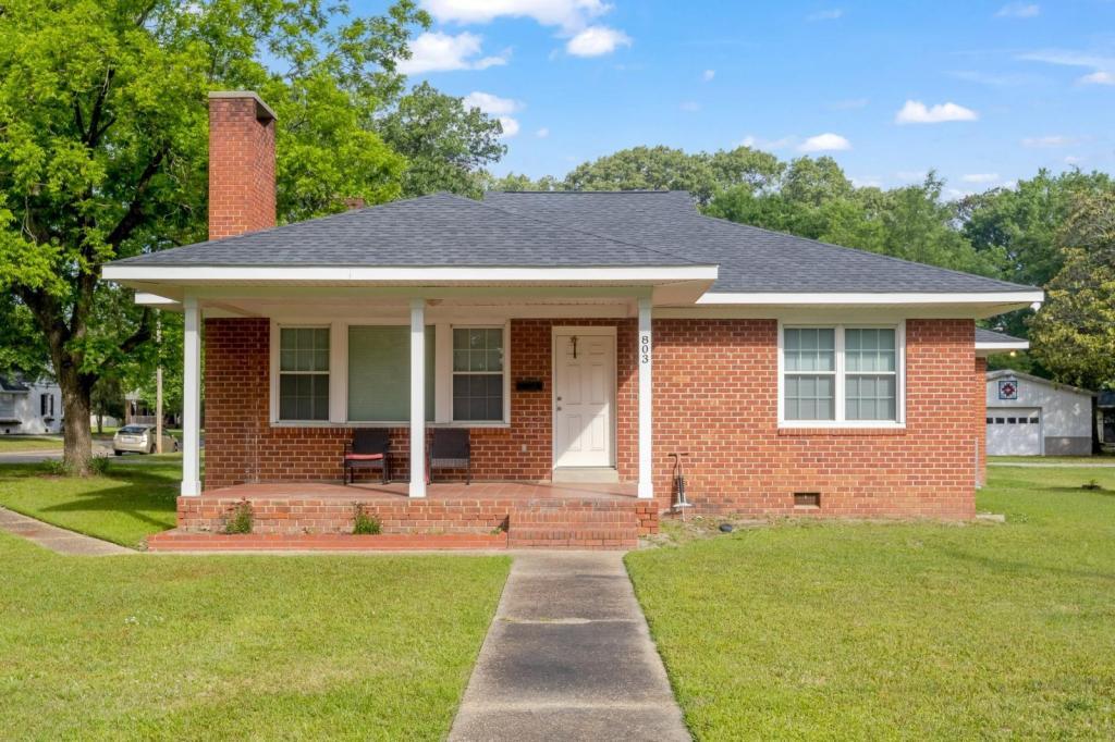 Foto principal - 803 N Ellis Ave