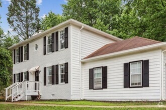 Building Photo - 2201 Logan Dr