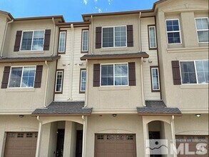 Building Photo - 3072 Sterling Ridge Cir
