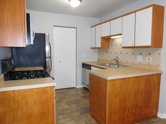 Foto del edificio - 682 Greenfield Ct