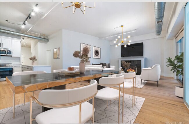 Dining and living room - 1000 W Adams St