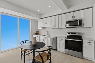 Building Photo - The Carlisle