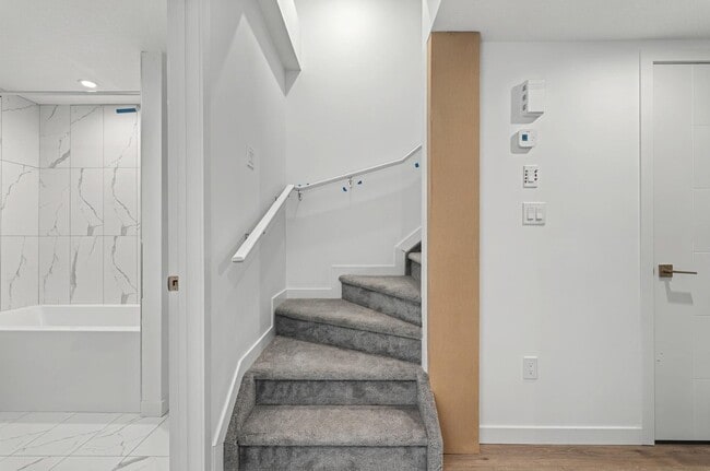 Photo du bâtiment - 15407 90 Av NW