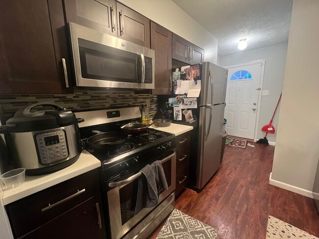 Photo - 11 Enon Wy Apartment