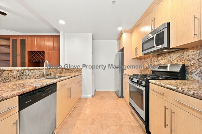 Foto del edificio - 3947 Carpenter Ave