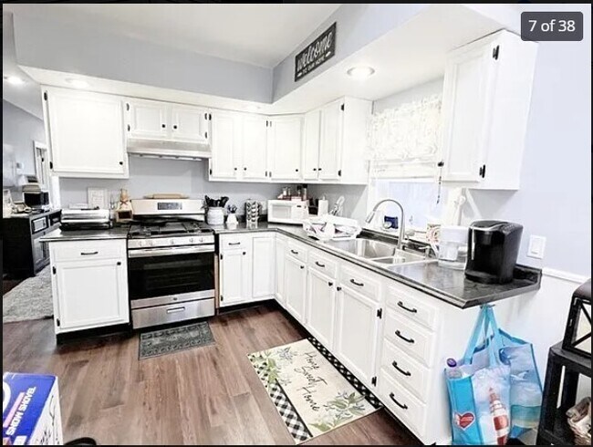 Kitchen (new microwave range hood not shown) - 139 Bluff Ave