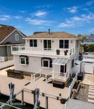 Building Photo - 447 Tunney Ave
