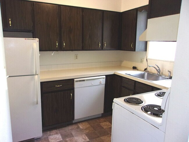 Building Photo - 2713 Leisure Dr