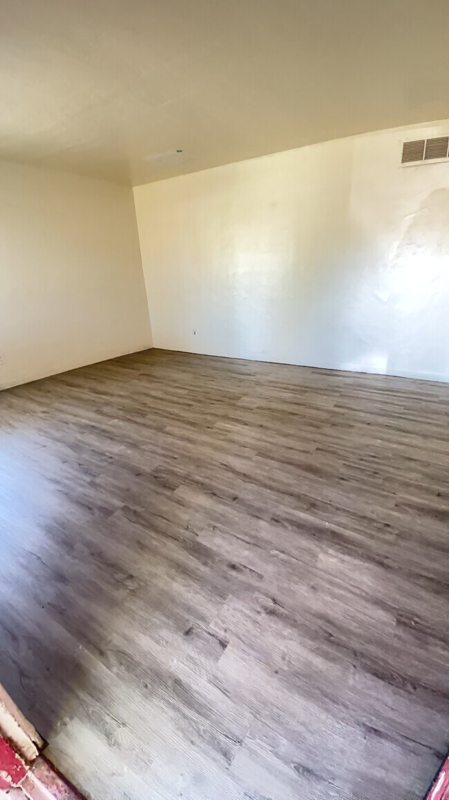 Sala de estar - 1214 S Wilson St