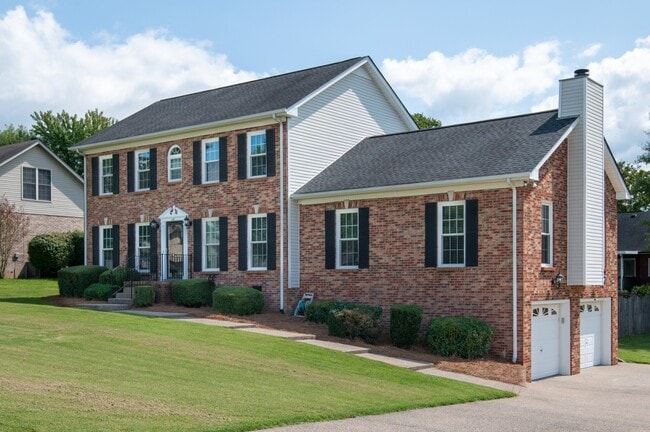 Building Photo - 1100 Franklin Dr