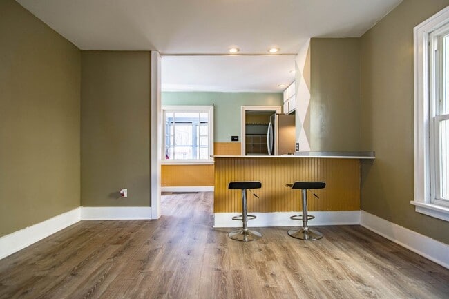 Building Photo - 11 Beattie Ave