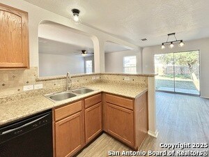 Building Photo - 6915 Opal Clfs