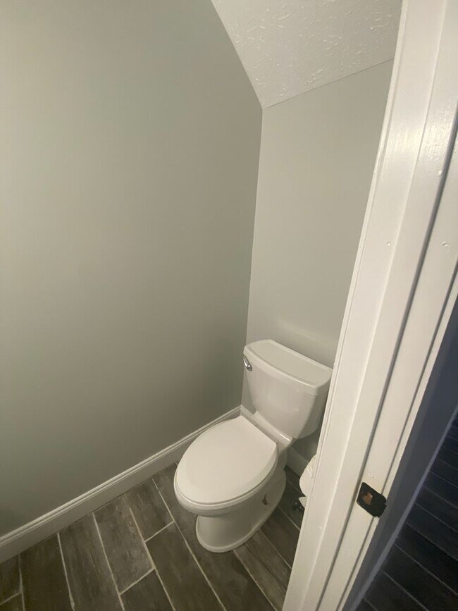 Foto del edificio - 3252 Summerhill Ln