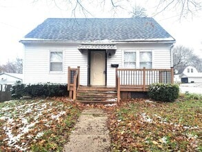 Building Photo - 703 Albert Ave