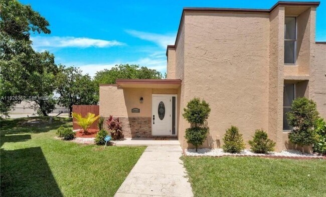 Building Photo - 20010 SW 123rd Dr