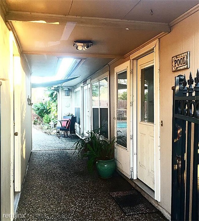 Foto del edificio - 14303 Duncannon Dr