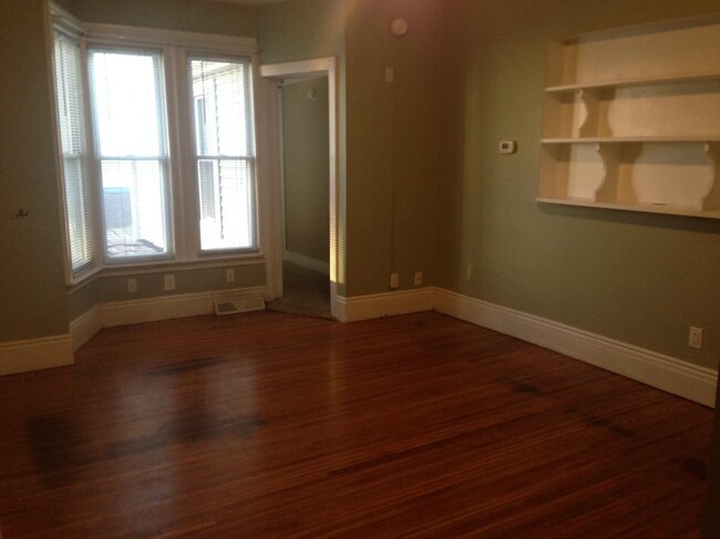 Living room (2) - 16 Day Ave