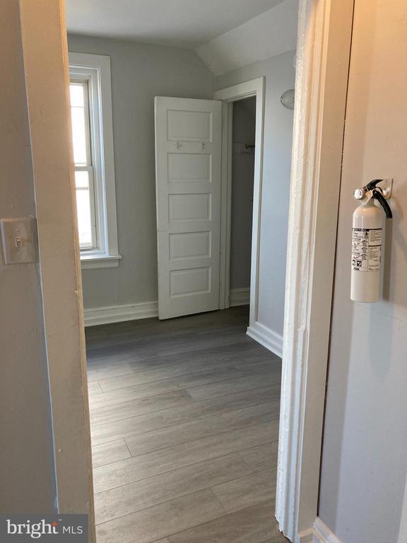 Foto del edificio - 131 E Roosevelt Blvd