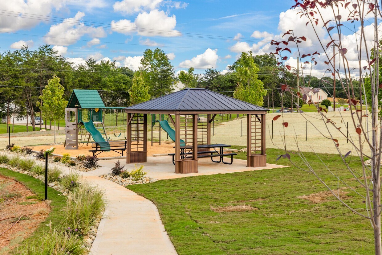 748 Jessica Miley Ln, Wellford, SC 29385 Townhouse for Rent in