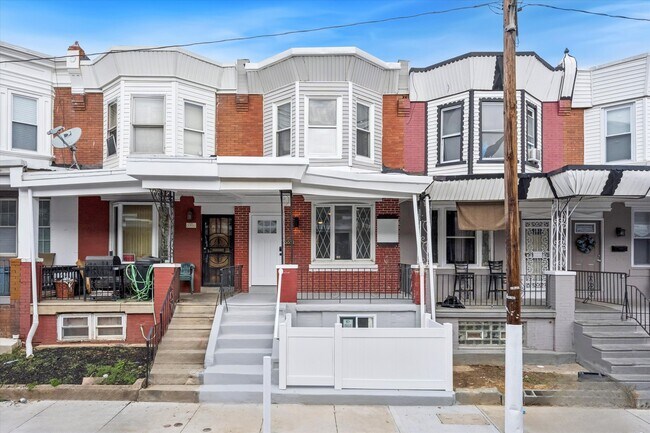 Building Photo - 5551 Addison St