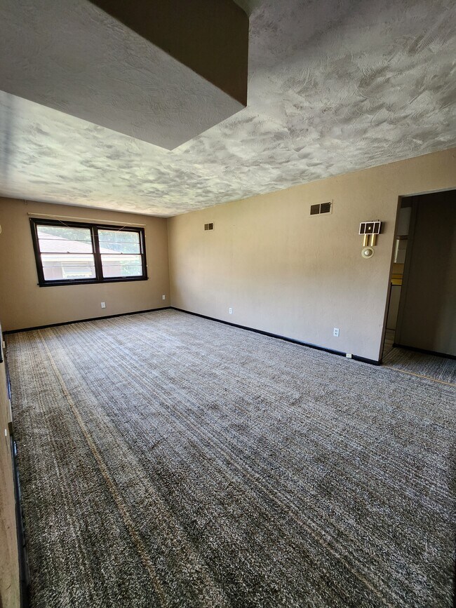 Foto del edificio - 2116 W Kettelle St