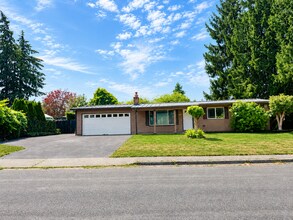 Building Photo - 6222 Bluff Pl