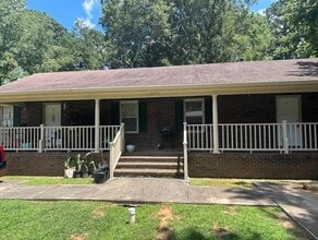 Building Photo - 135 Hunters Ln