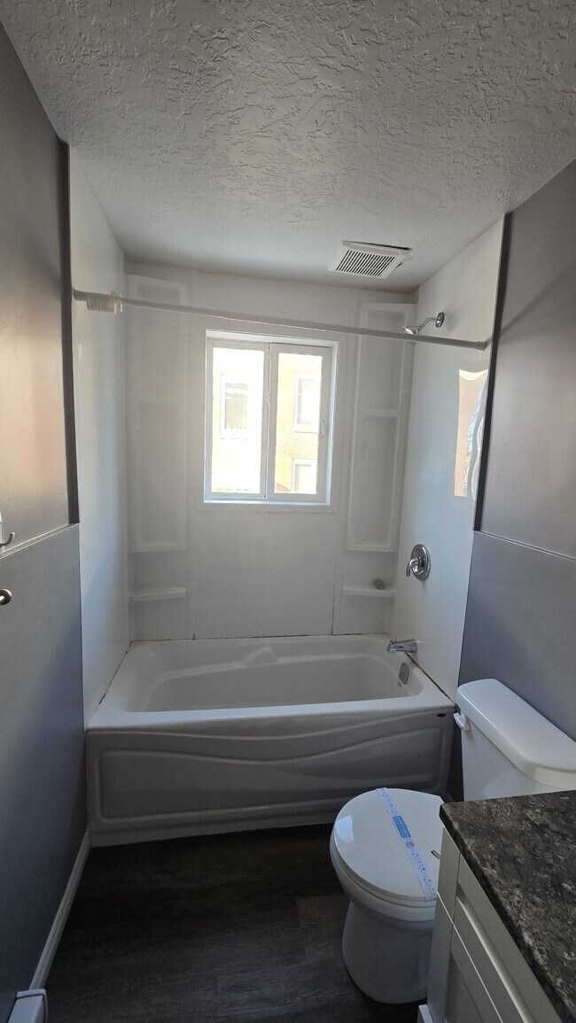 Photo du bâtiment - 157 McSweeney Ave